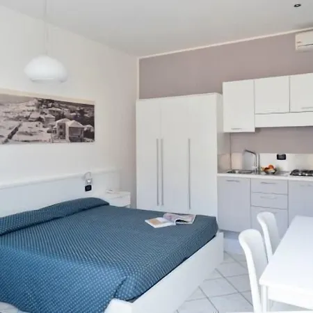 & Progresso Aparthotel 3*